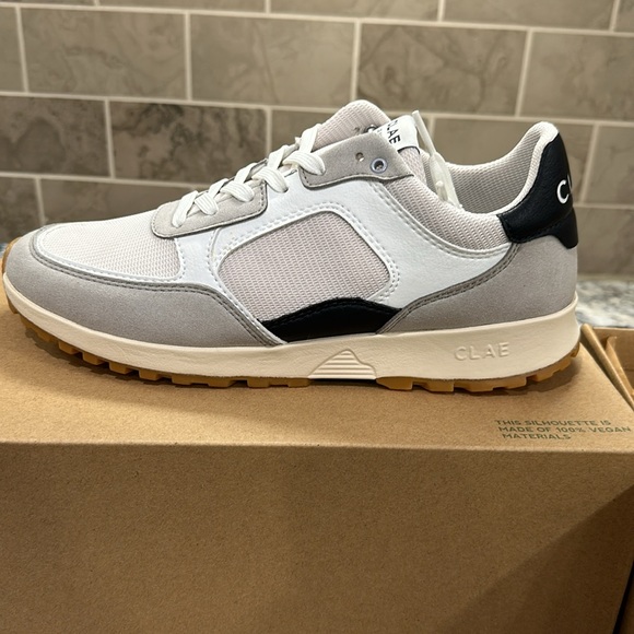 CLAE Joshua sneakers, 8.5 men’s, white and navy - Picture 2 of 7